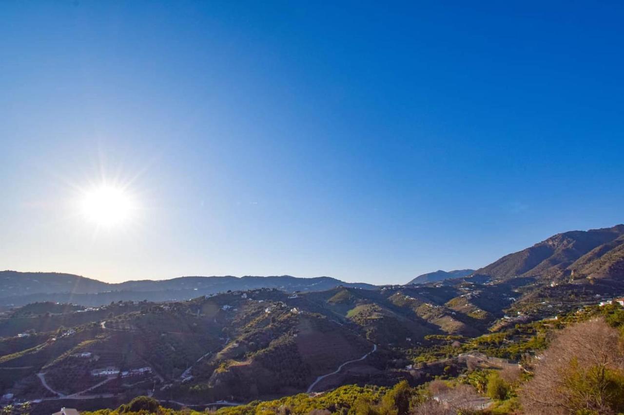 Casita Frigiliana - Stunning New Apartment With Views With Private Parking Space Luaran gambar